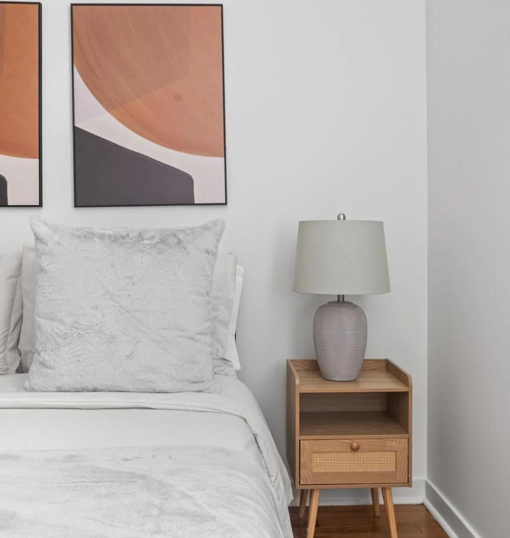 뉴욕 Minimalist Charm 2Br 1Bath 아파트
