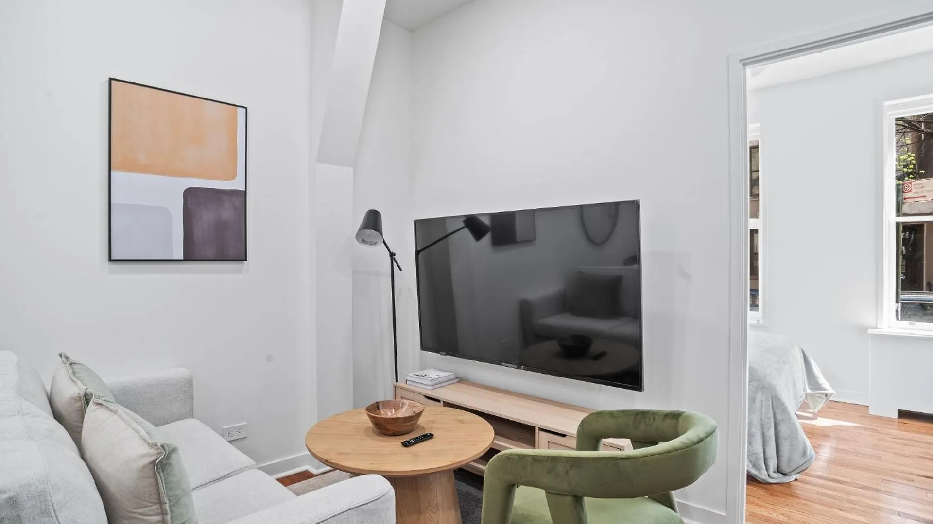 뉴욕 Minimalist Charm 2Br 1Bath 아파트